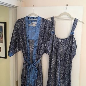 NWOT - Women’s Nightgown with Matching Robe